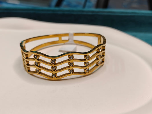 Four Rows Stone Luxe Kada