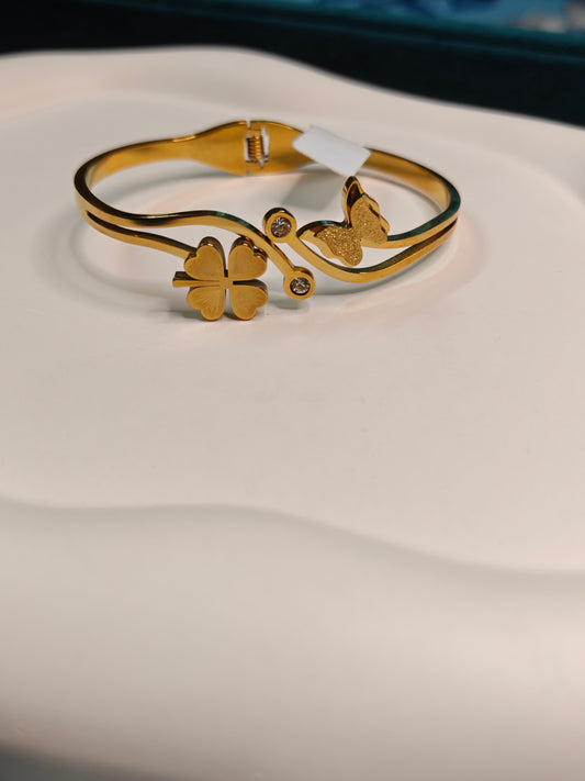 Clover Butterfly Kada