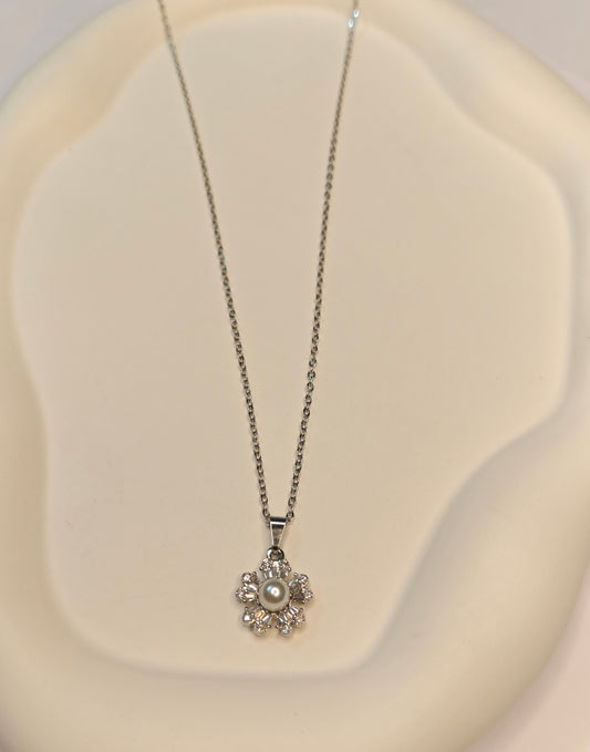 Silver Pearl Flower Necklace
