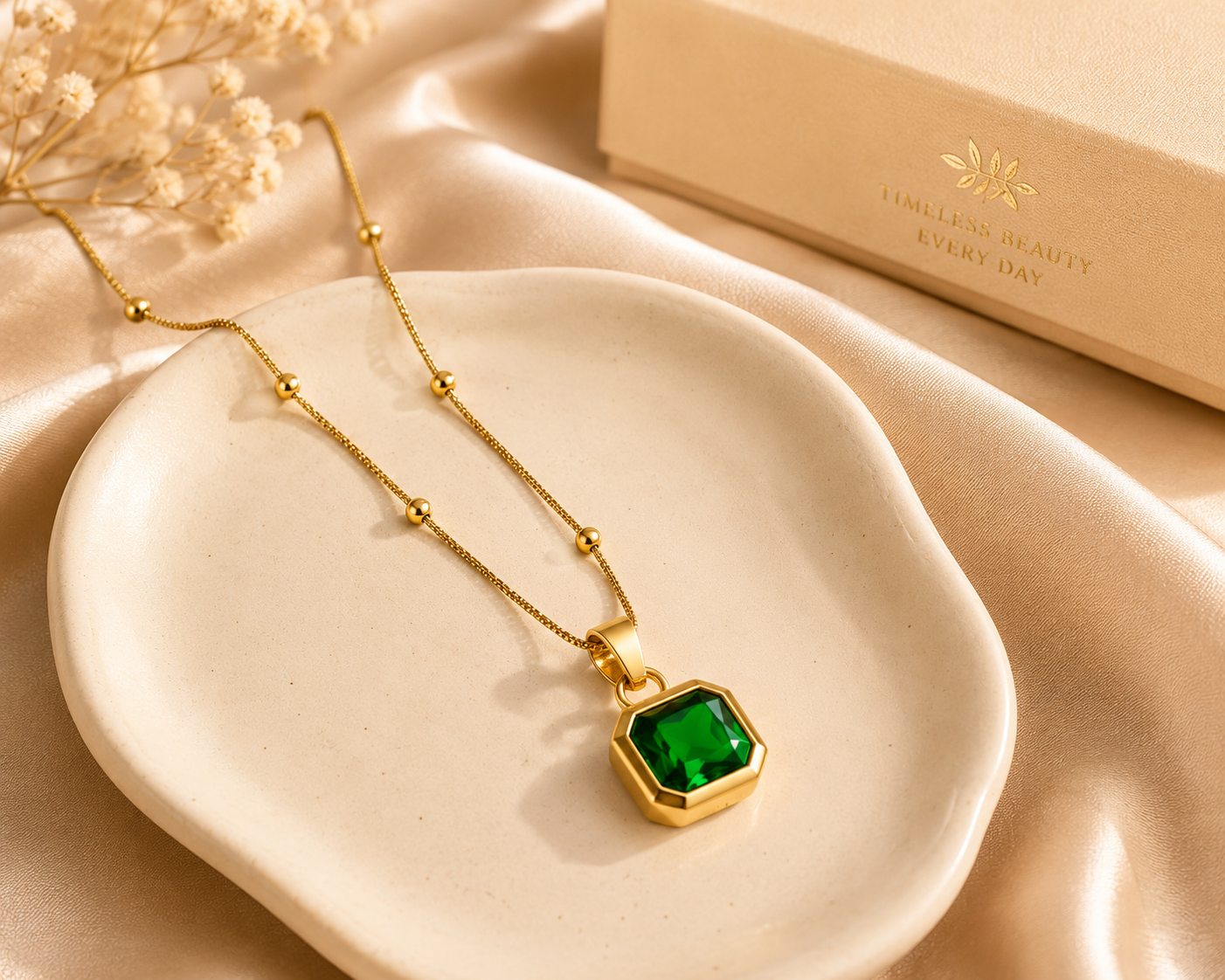 Anti Tarnish Green Stone Pendant Necklace